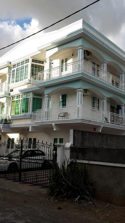 Residence Lasenza Apartment Flic en Flac Exterior photo
